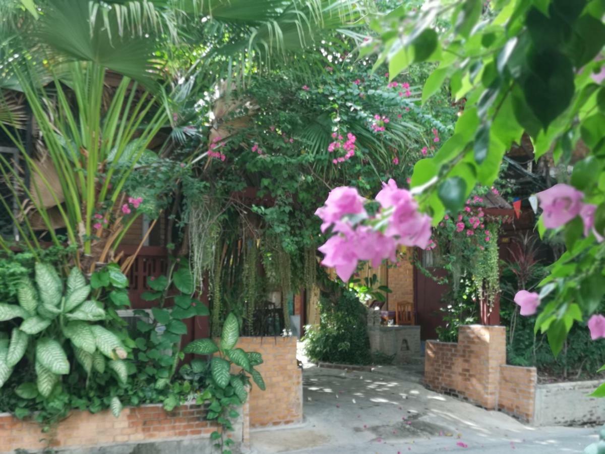 Boutique House Nipha Chiang Mai Exterior foto