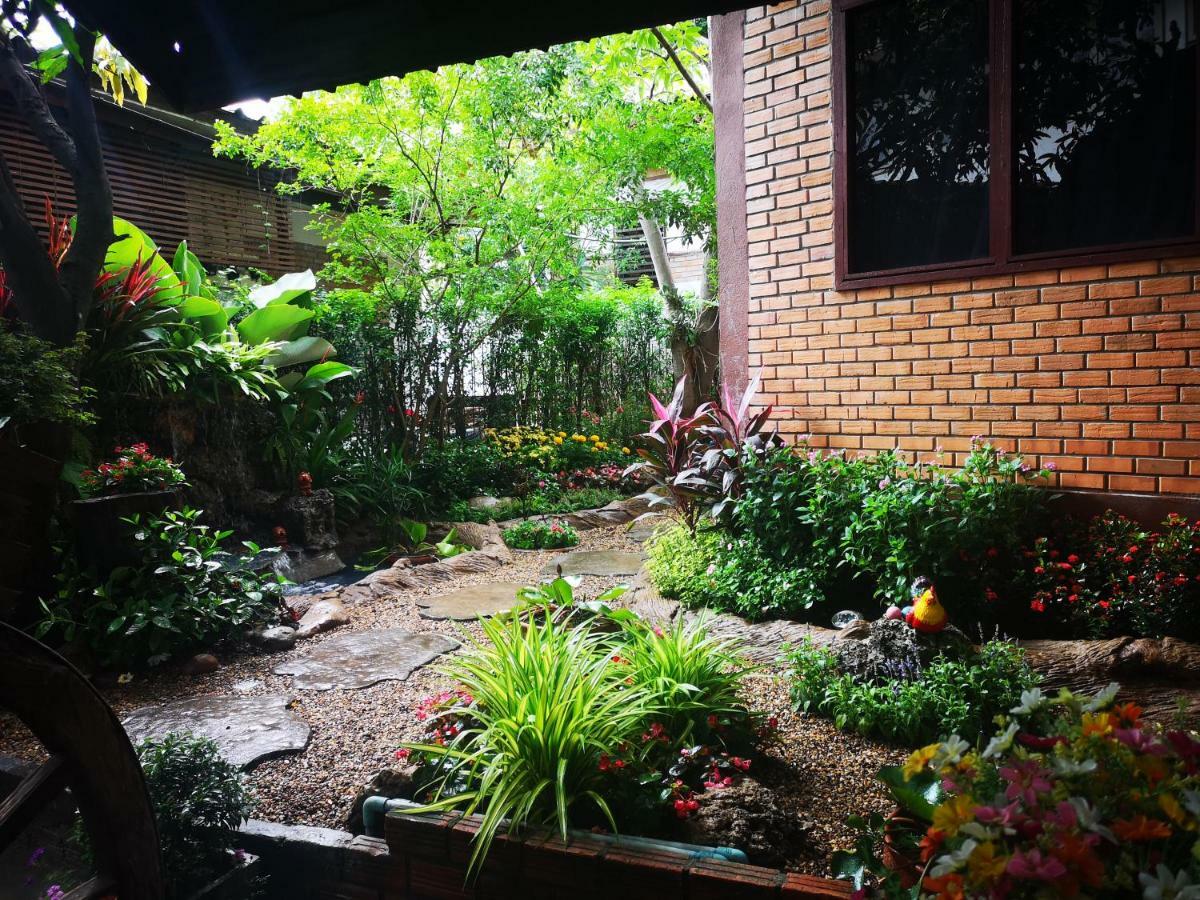 Boutique House Nipha Chiang Mai Exterior foto